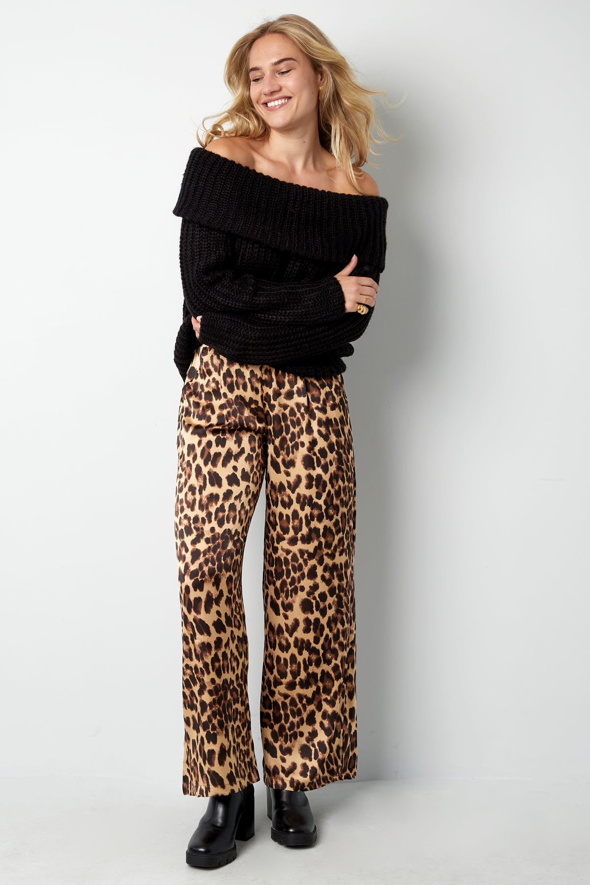 Gebreide off-shoulder trui