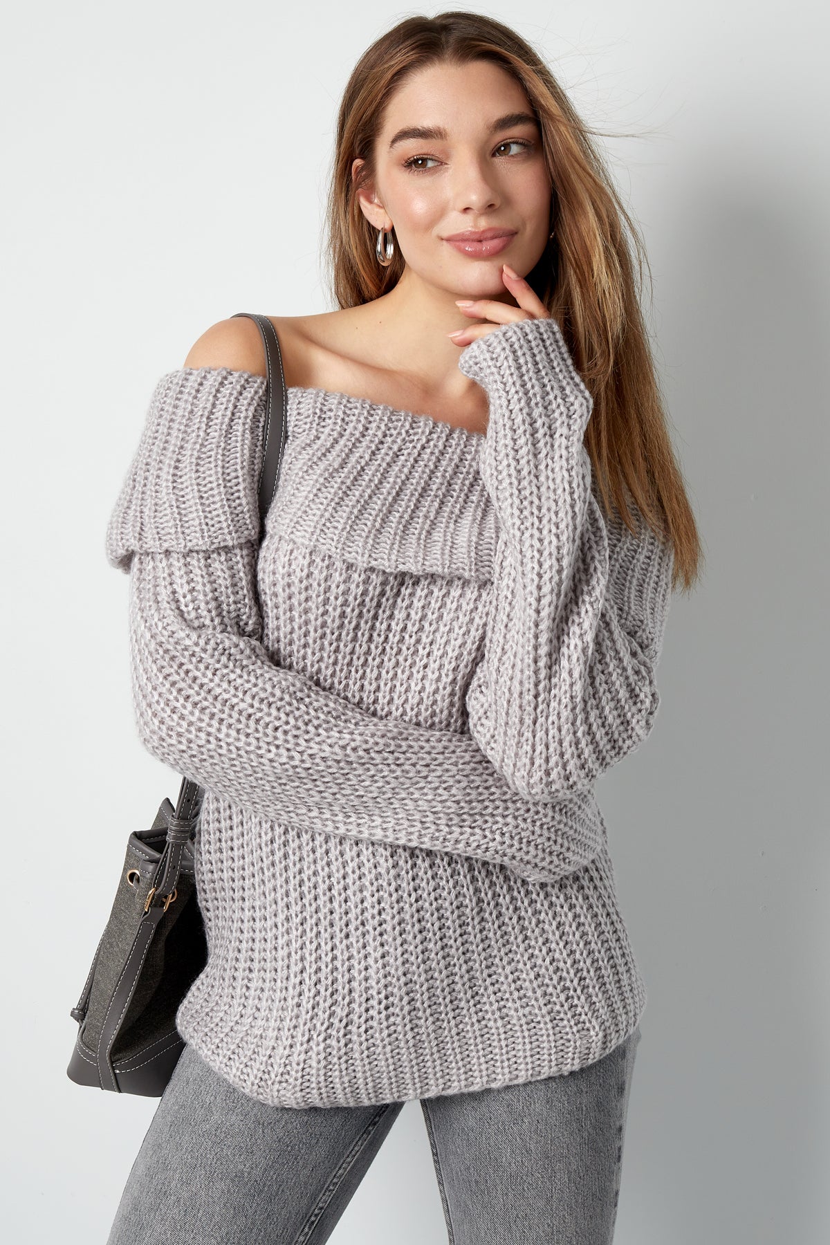 Gebreide off-shoulder trui